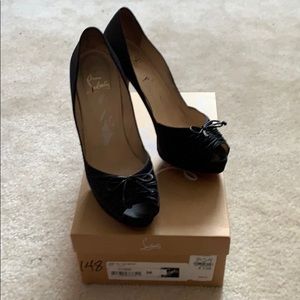 Christian Louboutin peep toes pump